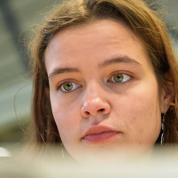 Mara, Jura-Studentin im 7. Semester an der Uni Trier | Bild: BR Gregor Simbruner Mara, Jura-Studentin im 7. Semester an der Uni Trier | Bild: BR Gregor Simbruner
