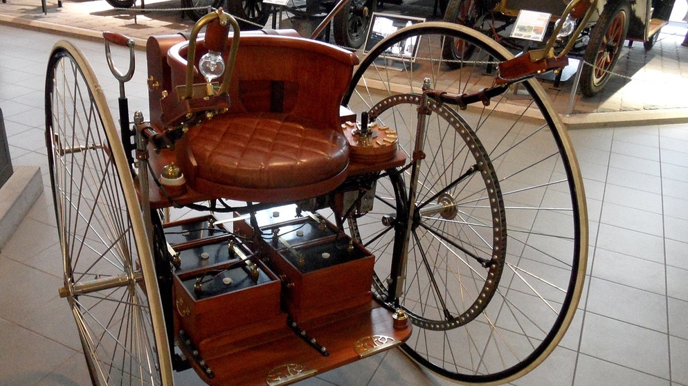 Nachbau des ersten straßentauglichen Elektrovehicels von Ayrton & Perry in London | Bild: picture-alliance/dpa/ Julia Schweizer Nachbau des ersten straßentauglichen Elektrovehicels von Ayrton & Perry in London | Bild: picture-alliance/dpa/ Julia Schweizer