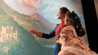 Szene aus dem Füssener Musical "Ludwig II. - Sehnsucht nach dem Paradies" | Bild: picture-alliance/dpa