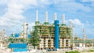Eine petrochemische Anlage. Bei der Förderung von Öl und Gas wird das klimaschädliche Treibhausgas Methan frei. Der neue UNEP-Report zu Methan-Emissionen 2021 rechnet vor, wieviel Methan schnell eingespart werden könnte - und welche massiven Kosten damit ebenfalls sinken würden. | Bild: colourbox.com