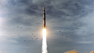 Start der Saturn-V Rakete. 1969 betrat Neil Armstrong als erster Mensch seine Oberfläche. Alle Apollo-Missionen, dem Erfolgsprogramm der NASA, im Überblick findet ihr hier. | Bild: NASA
